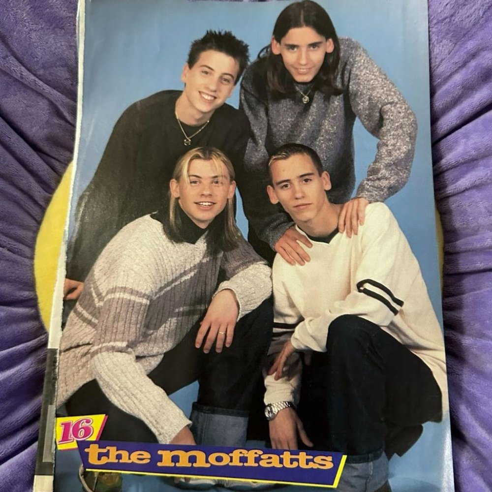 OCTOBER 1999 16 MAGAZINE PAGE THE MOFFATTS/KEVIN RICHARDSON